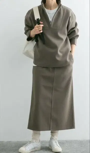 [ 미착용 새상품 ] DOORS add fabrics 이지 스커트 모카