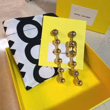 미사용 새상품 마크제이콥스 비즈 귀걸이 골드