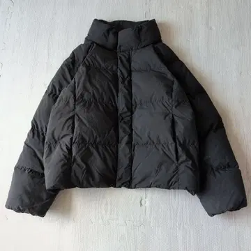 새상품급 어반 리서치 스탠드 카라 숏 다운 블랙 사이즈 38