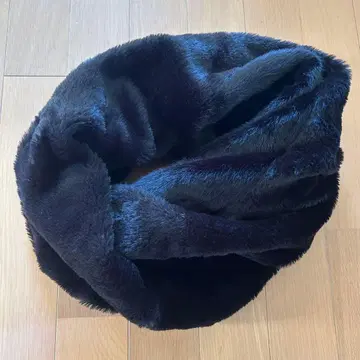 MOONBAT 인조 모피 넥워머 블랙