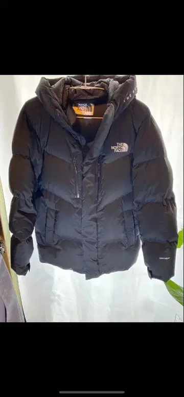 THE NORTH FACE 다운 자켓 화이트 라벨 백 로고