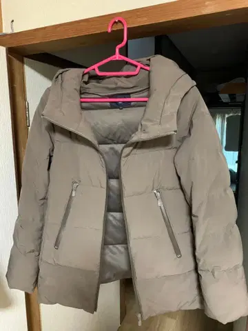 후드 부착 다운 자켓