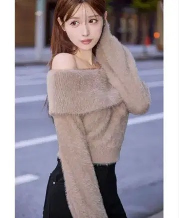 Rady 오프숄더 샤기 니트