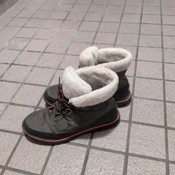 SOREL 다크 그린 퍼 캐주얼 부츠 25cm