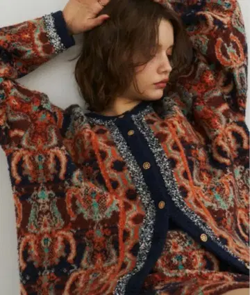 부클레 총 패턴 자카드 니트 가디건 Unitage