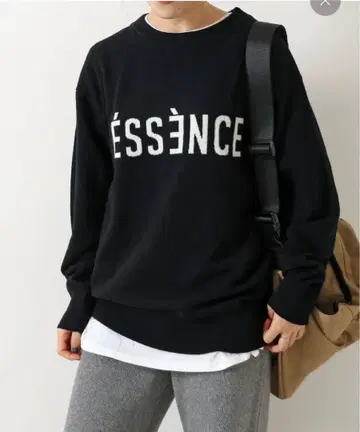 스픽앤스팬 로고 니트