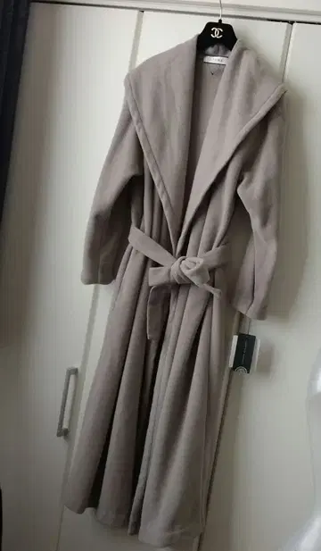 새상품 택 포함 QTUME 쿠튬 가운 코트