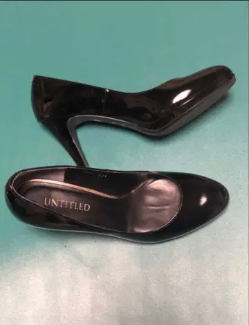 [ untitled ] 에나멜 펌프스