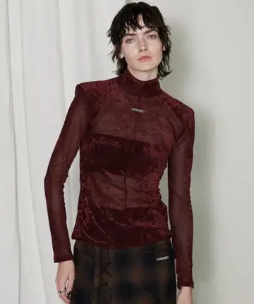 플랜 프로젝트 벨로아 메쉬 터틀넥 크림슨