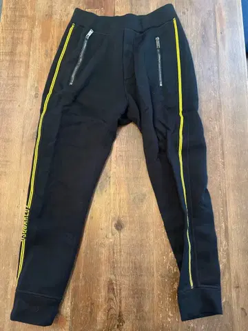 DSQUARED2 스웨트 팬츠 사이즈 S