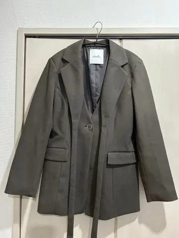 미사용 새상품 dazzlin 브라운 테일러드 자켓