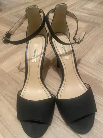 블랙 하이힐 앵클 스트랩