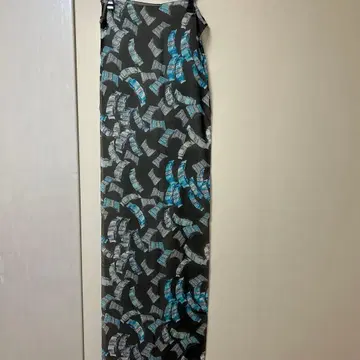 살바토레 페라가모 100% 실크 스톨