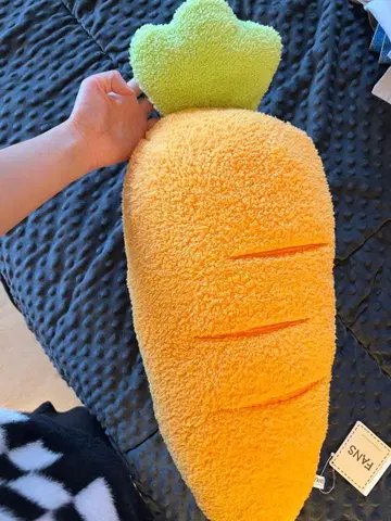 거대 당근 모양 봉제 인형