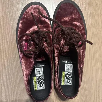 VANS ERA 버건디 벨벳 스니커즈