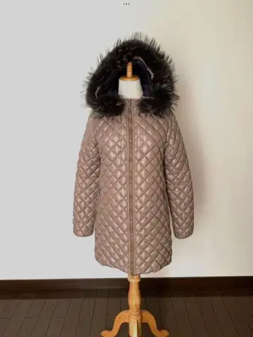 DUVETICA 듀베티카 다운 코트 사이즈 40