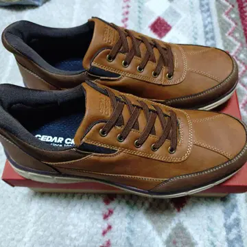 CEDAR CREST 브라운 스니커즈