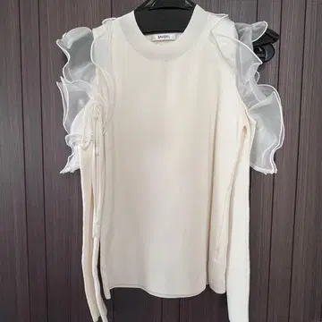 snidel 프릴 슬리브 니트 풀오버