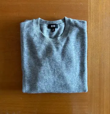 유니클로 여성용 캐시미어 100% 크루넥 스웨터 XS 사이즈