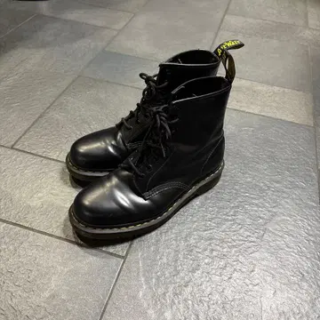 Dr. Martens 블랙 부츠 8홀 UK8
