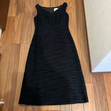 Sybilla 슬리브리스 블랙 원피스 (트위드)