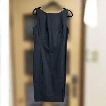 슬리브리스 무릎 기장 원피스 사이즈 2 다크 그레이