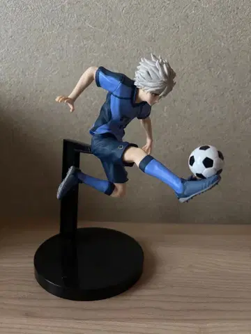 블루 록 나기 세이시로 피규어