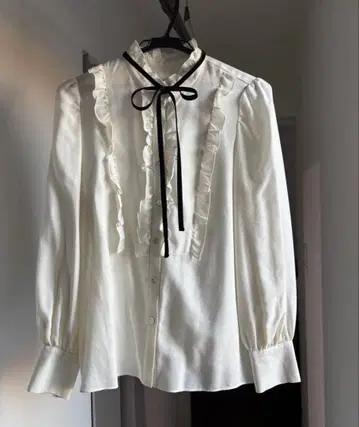 JILLSTUART 아이보리 프릴 셔츠 M