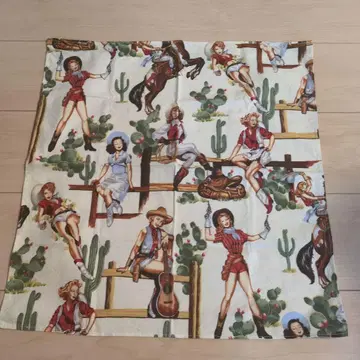 로즈버드 카우걸 패턴 반다나