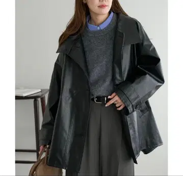 [Discoat] 인조 가죽 스탠드 코트 블랙