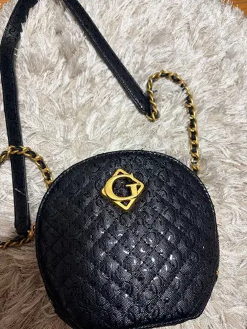 GUESS 퀼팅 숄더백