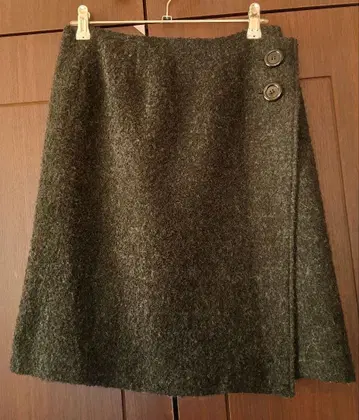 HUMAN WOMAN 다크 그레이 랩스커트 S 사이즈