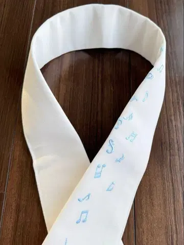 키라쿠 카에에리 한쪽 음표 자수 화이트 미사용