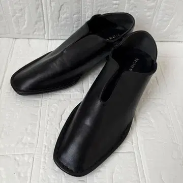 ANGIE 펌프스 발꿈치를 꺾을 수 있는 2WAY 바부쉬