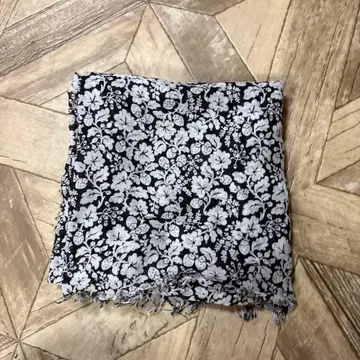 올드맨즈 테일러 와일드베리 거즈 숄