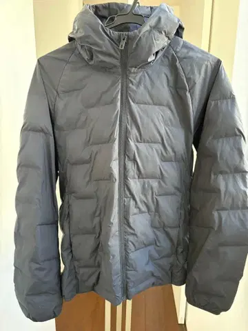 유니클로 퍼프 테크 후드티 S 사이즈