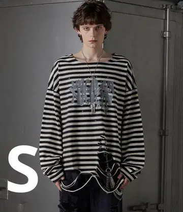 GRANCY 올 패턴 큐빅 그래픽 롱T