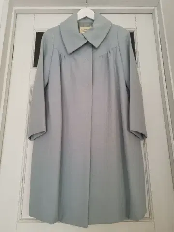 STRAWBERRY FIELDS 아이스 블루 코트