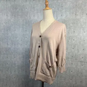 1731 CINEMA CLUB 베이지 V넥 가디건 L