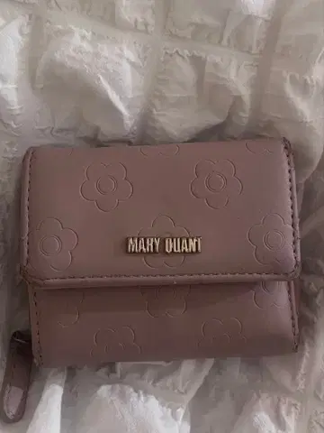 MARY QUANT 핑크 꽃무늬 엠보싱 접이식 지갑