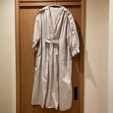 UNIVERSAL TISSU 코튼 베이지 롱 원피스