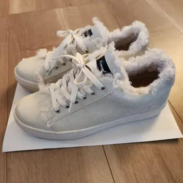 모드 에 자코모 스니커즈