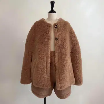 미사용 새상품 베어 케이프 코트 판초 알파카 소재 테디 코트