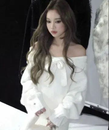 andwang Ribbon Off-Shoulder Knit Set