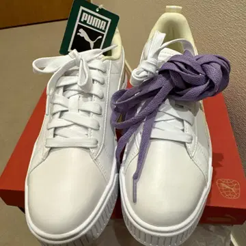 PUMA 화이트 통굽 스니커즈