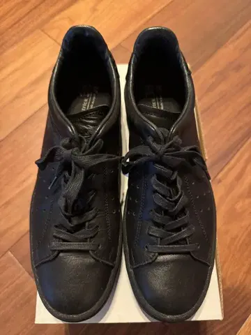 패트릭 펀치 블랙 스니커즈 38