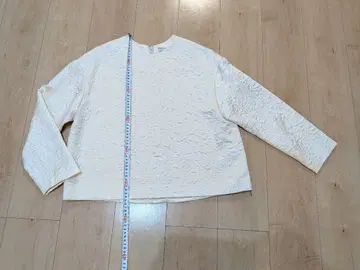 새상품급 UNITED ARROWS 아이보리 긴팔 상의