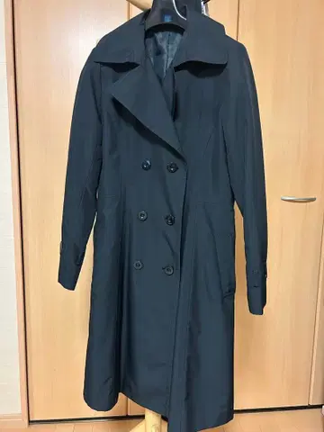 블랙 트렌치코트