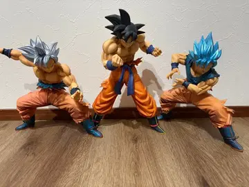드래곤볼 손오공 피규어 3개 세트