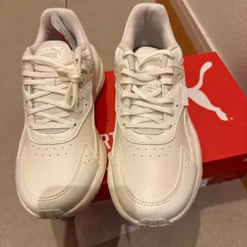 PUMA 화이트 스니커즈 SnowMan